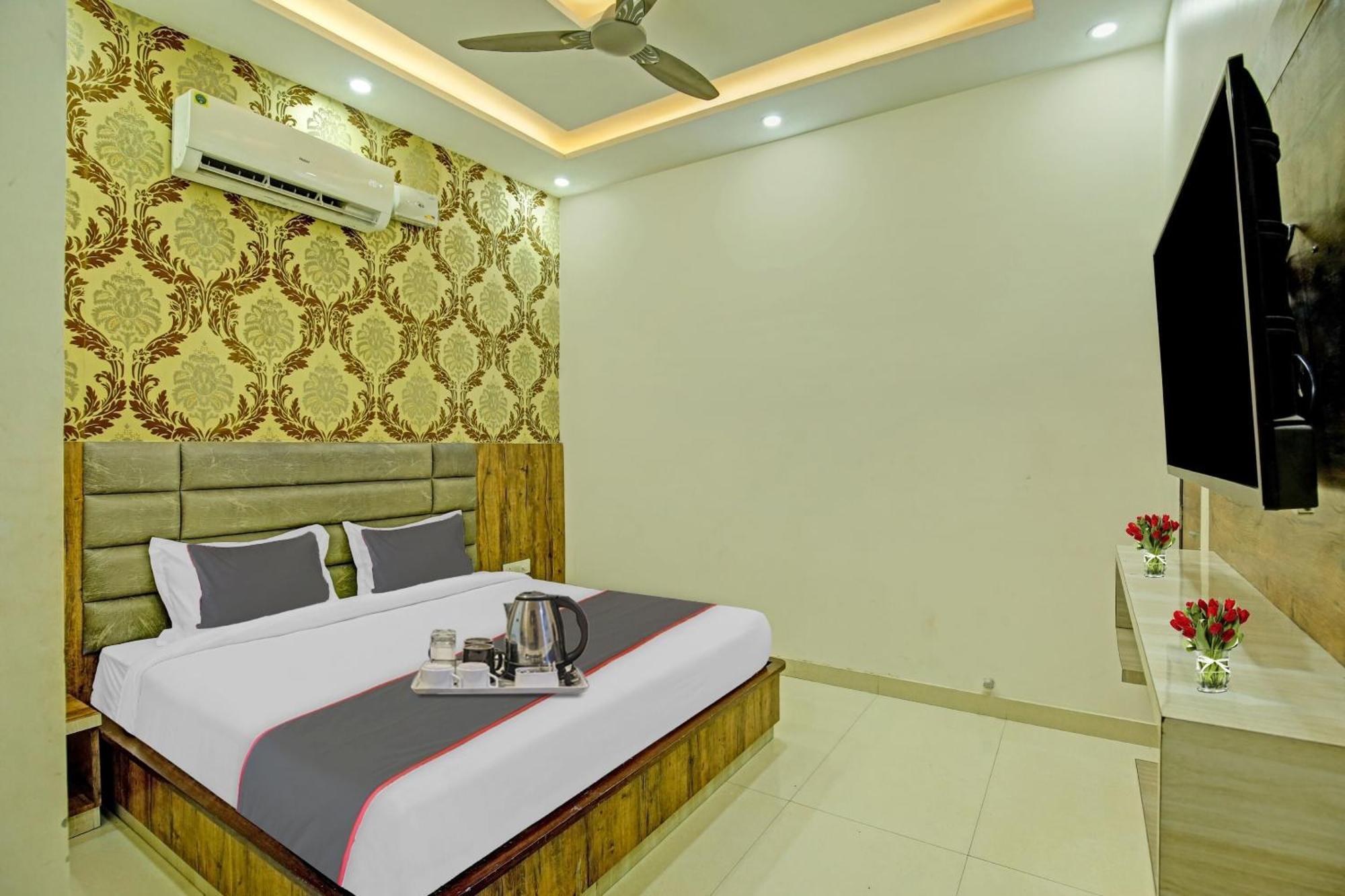 Collection O Rd Hotel Zirakpur Экстерьер фото